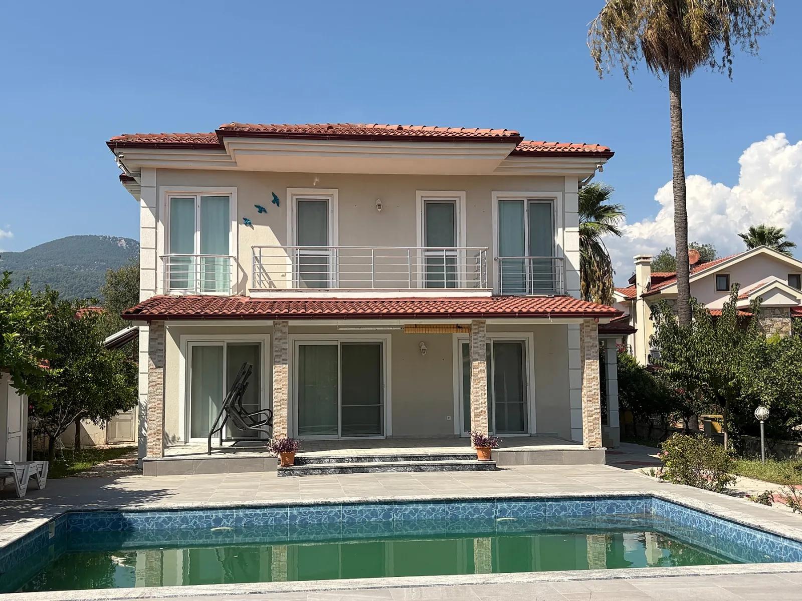 In Dalyan Gülpınar 520m2 Grundstück, darin 4+1 Villa zum Verkauf