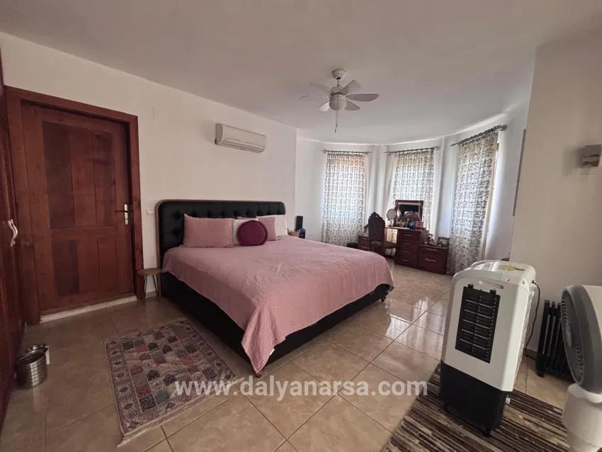 Eckgrundstück Mit 980 M² Und 5+1 Zimmern In Dalyan, Maraş, Zu Verkaufen.