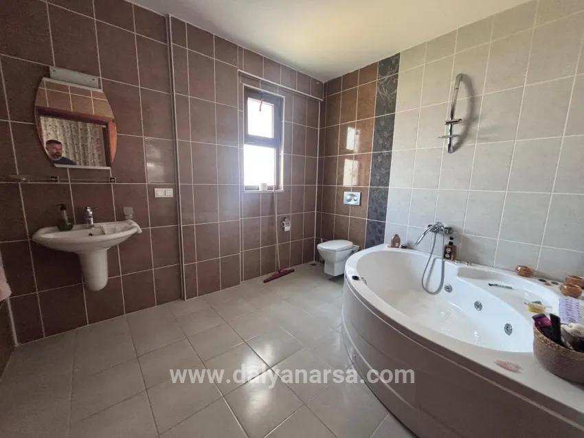 Eckgrundstück Mit 980 M² Und 5+1 Zimmern In Dalyan, Maraş, Zu Verkaufen.