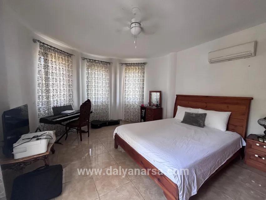Eckgrundstück Mit 980 M² Und 5+1 Zimmern In Dalyan, Maraş, Zu Verkaufen.
