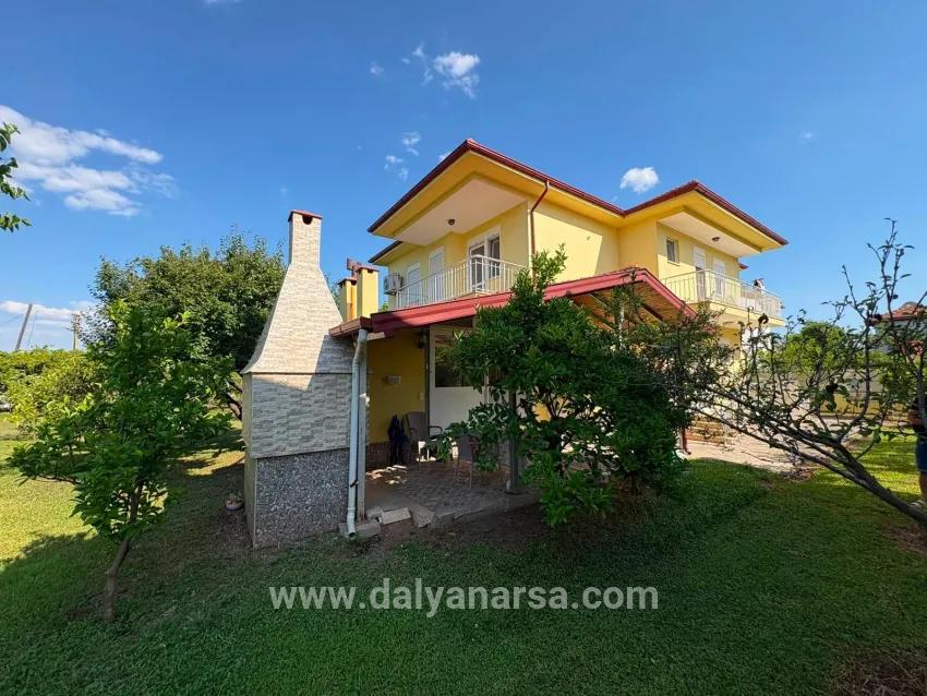 Dalyan Gülpınar 1000m2 Grundstück Innerhalb 4+2 Zu Verkaufende Villa