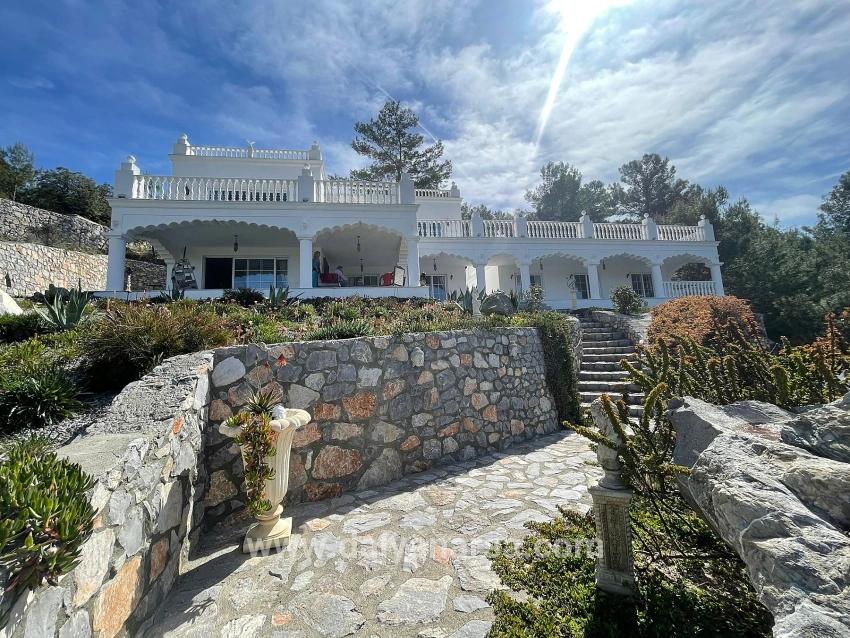 Vip-villa In Gökbel Zu Verkaufen, Auf Einem 5000 M² Großen Grundstück Mit Freiem Meerblick.