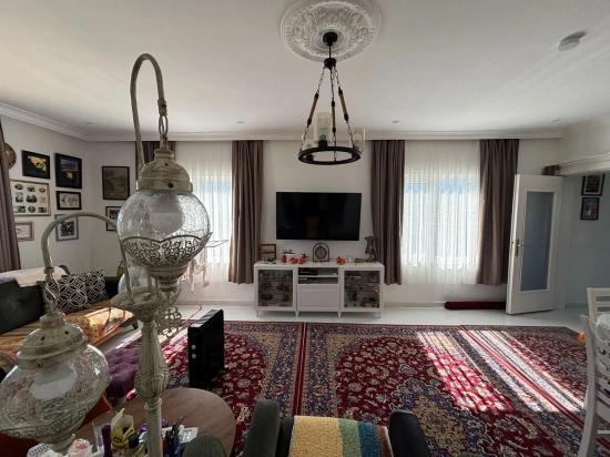 Eingeschossiges Haus Mit 2 Schlafzimmern Und Einem Zusätzlichen Zimmer Auf Einem 459 M² Großen Grundstück In Okçular Zu Verkaufen