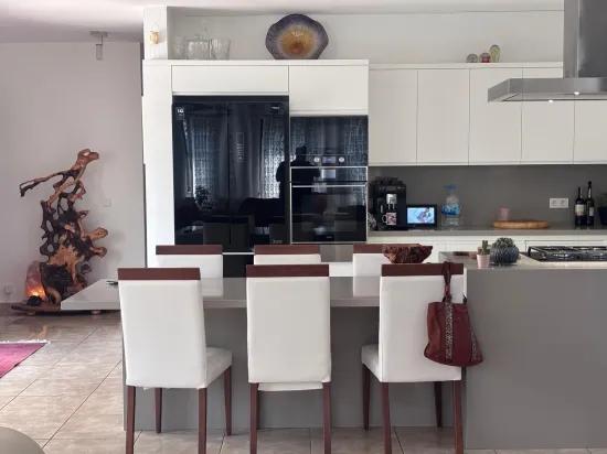 Eckgrundstück Mit 980 M² Und 5+1 Zimmern In Dalyan, Maraş, Zu Verkaufen.