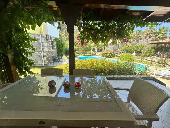 Dalyan In Gülpınar Innerhalb Der Anlage 2+1 Zu Verkaufende Villa