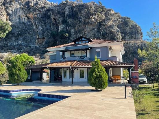 4+2 Villa Zum Verkauf Auf Einem 6000 M² Großen Grundstück In Dalyan Gülpınar