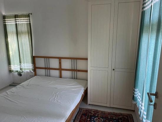 Freistehendes, Eingeschossiges Haus Auf Einem 2882 M² Großen Grundstück In Eskiköy Zu Verkaufen.