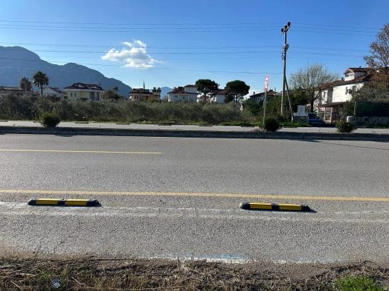 5.111 M² Großes Gewerbe- Und Wohngrundstück Zum Verkauf, Direkt An Der Hauptstraße In Dalyan Gelegen