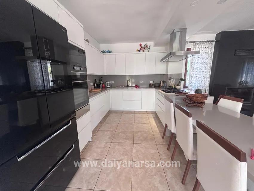 Corner Plot Of 980m2 With 5+1 Rooms For Sale In Dalyan, Maraş.