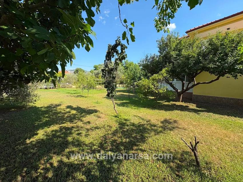 Dalyan Gülpınar 1000m2 Plot Of Land Inside 4+2 For Sale Villa