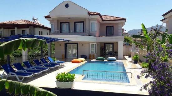 4+1 Villa For Sale In Dalyan Gülpınar, 573m2