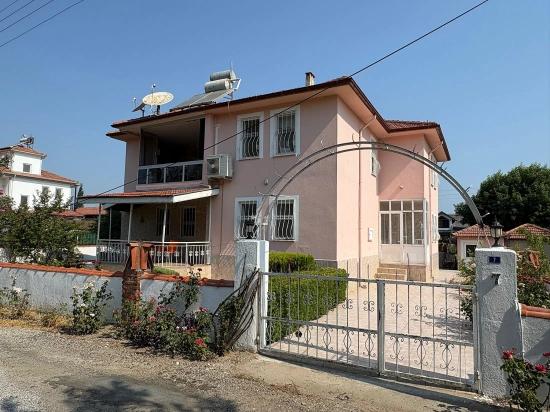 Two-story House For Sale On A 514m2 Plot In Okçular.