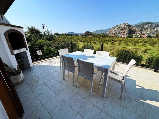 Villa For Sale On A 600m2 Plot In Dalyan Arıkbaşı