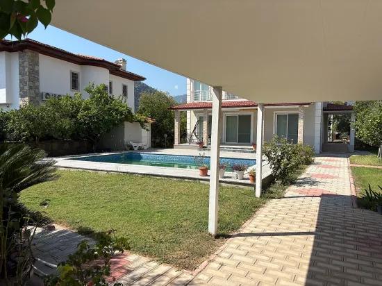 в Dalyan Gülpınar 520m2 участок внутри 4+1 на продажу вилла