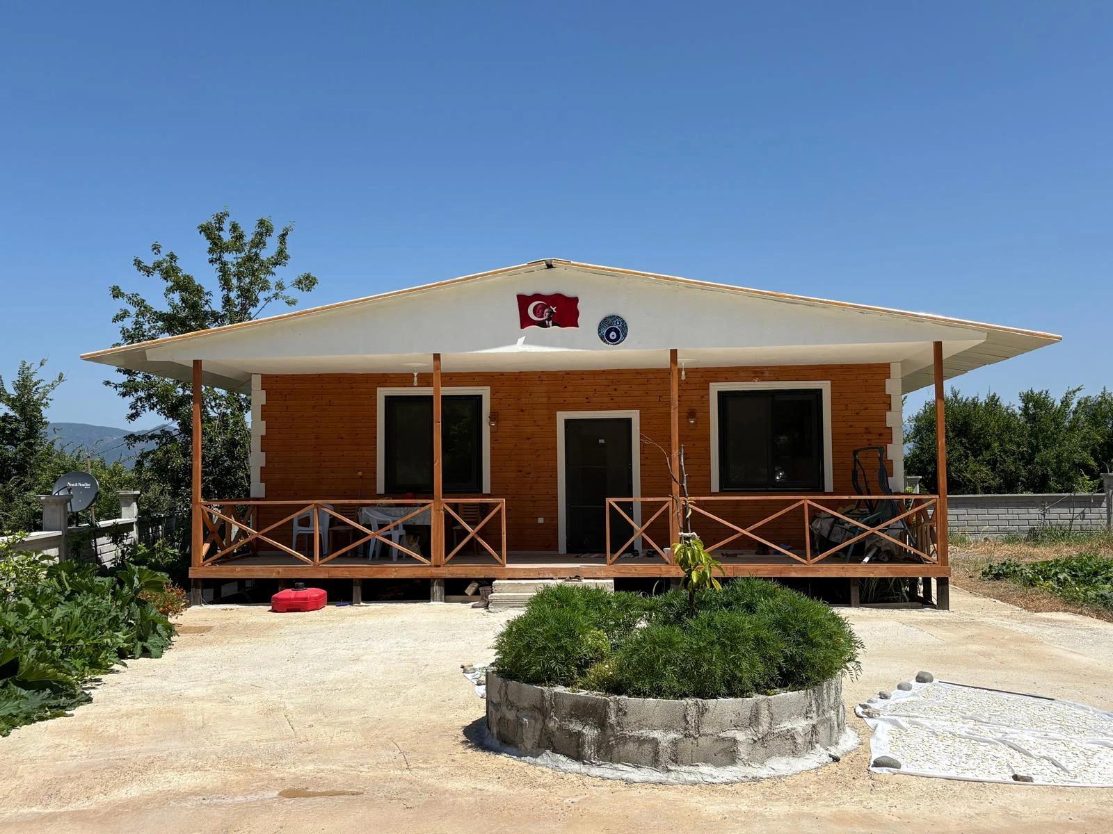 Dalyan Karadağ Mevkiinde 2500m2 Tarla İçerisinde 120m2 Müstakil Ahşap Ev
