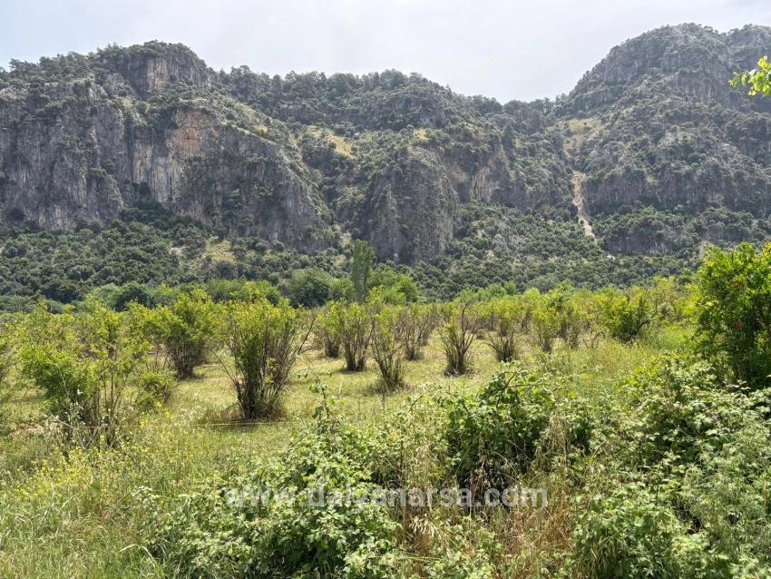 Okçular Marmarlı'da 2100 M2 Satılık Arsa