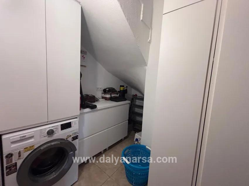 Dalyan Maraş'ta Köşebaşı 980m2 Arsa İçerisinde 5+1 Satılık Villa