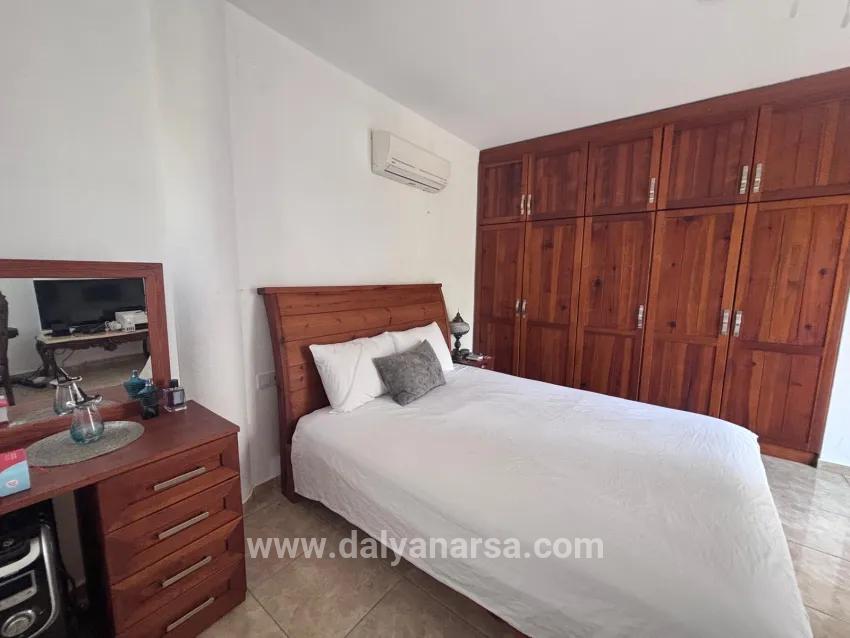 Dalyan Maraş'ta Köşebaşı 980m2 Arsa İçerisinde 5+1 Satılık Villa
