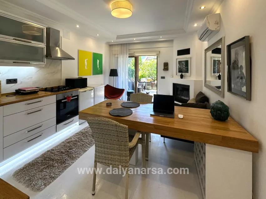 Dalyan'da Kanala Sıfır 4+1 Satılık Villa