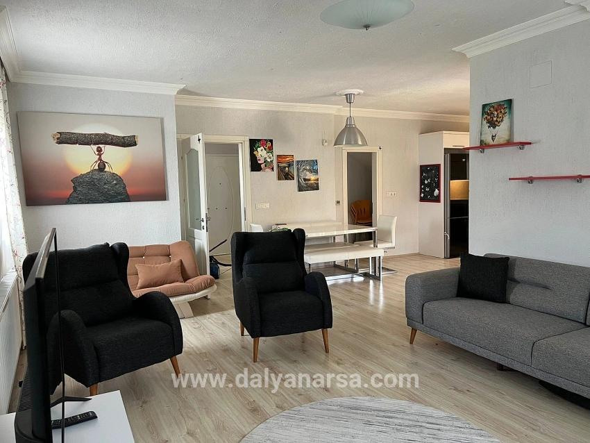 Dalyan'da Köşebaşı 600m2 Arsa İçerisinde 3+1 Satılık Villa