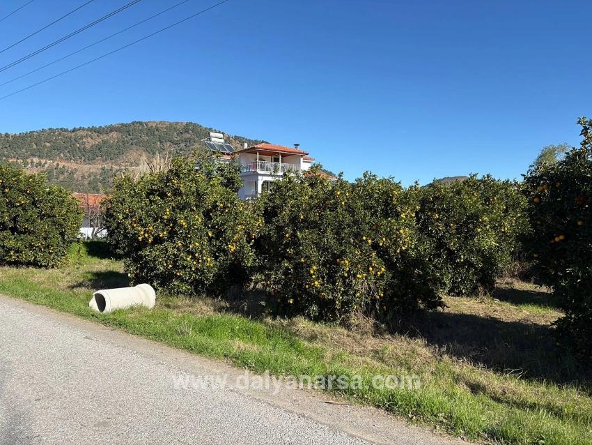 Ekşiliyurt'ta 1085m2 Yerleşik Alan İçerisinde İmarlı Satılık Arsa
