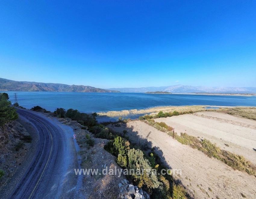 Çandır'da Göle Sıfır 3210m2 Satılık 2b Arazisi