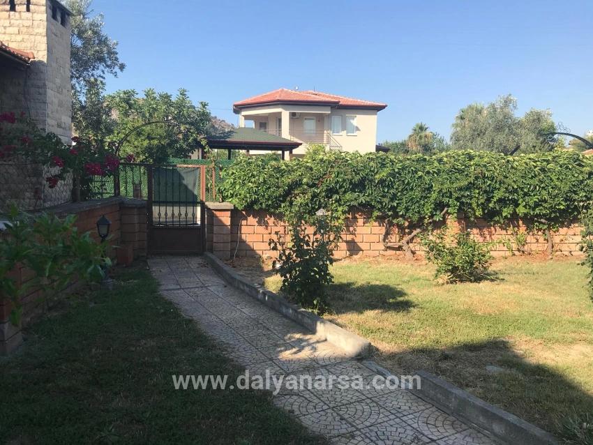 Dalyan'da 1000m2 Arsa İçerisinde 4+1 Satılık Villa
