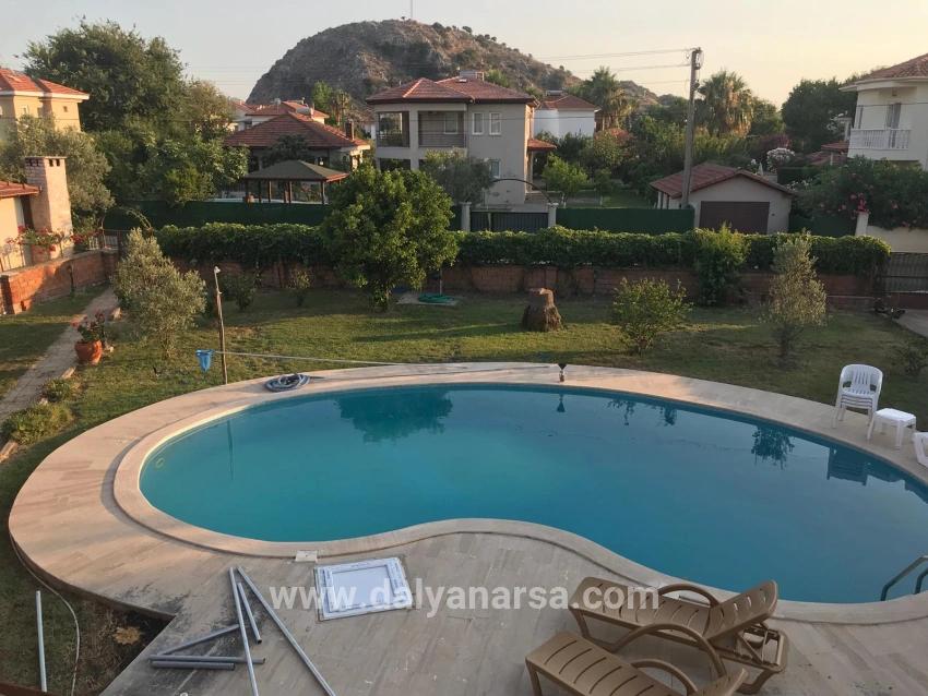 Dalyan'da 1000m2 Arsa İçerisinde 4+1 Satılık Villa
