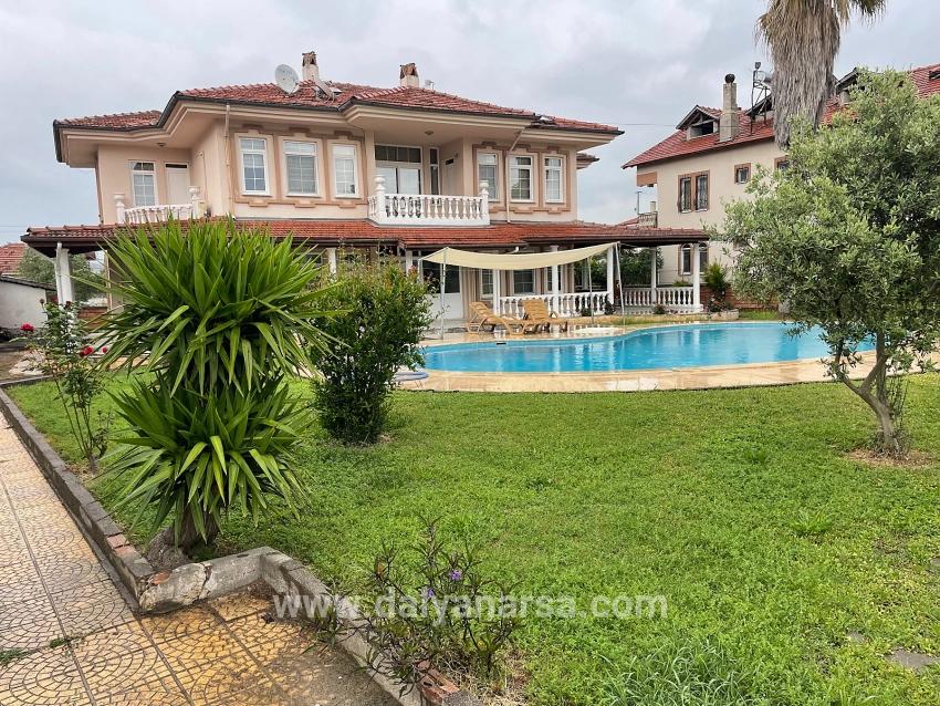 Dalyan'da 1000m2 Arsa İçerisinde 4+1 Satılık Villa