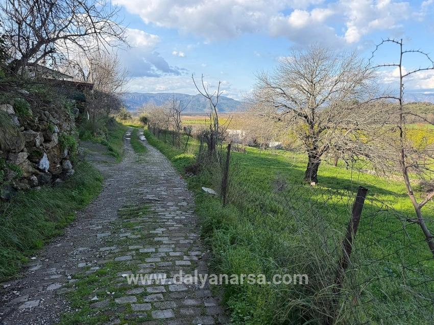 Dalyan'da Göl Manzaralı 11.230m2 Satılık Tarla