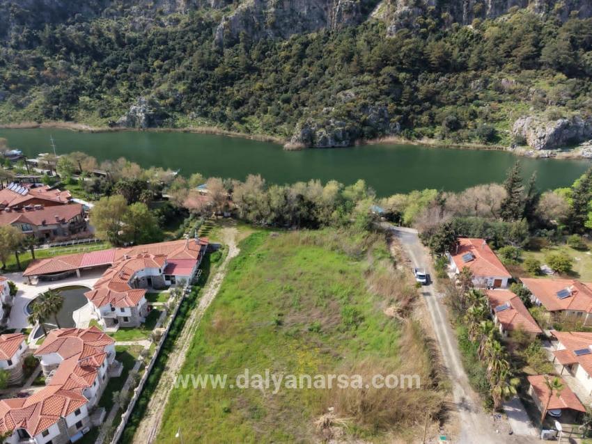 Dalyan Gülpınar'da Kanala Sıfır 2600m2 %20 Turizm İmarlı Satılık Arsa