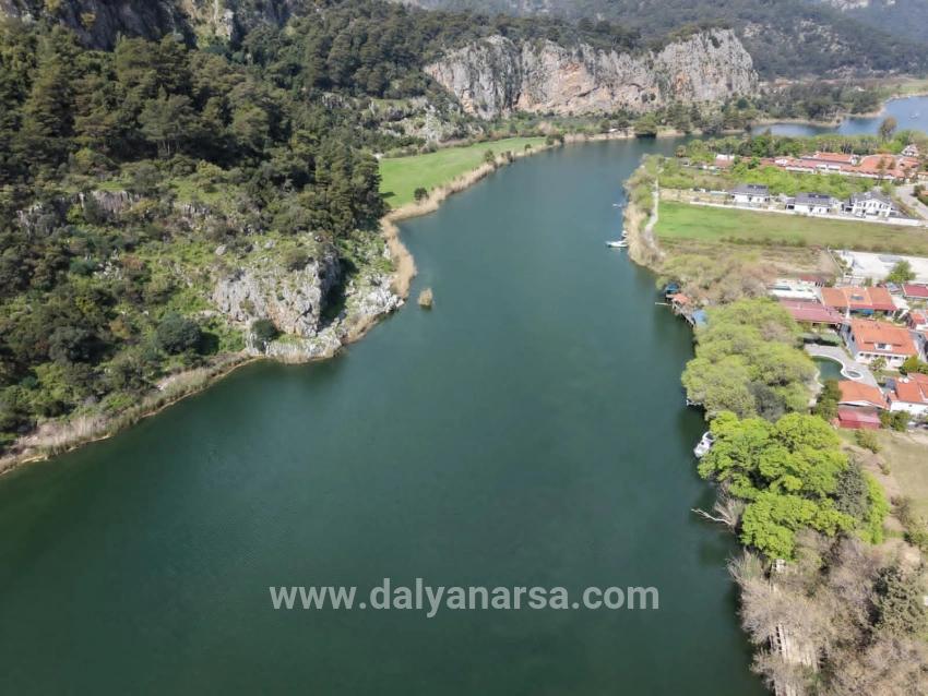 Dalyan Gülpınar'da Kanala Sıfır 2600m2 %20 Turizm İmarlı Satılık Arsa