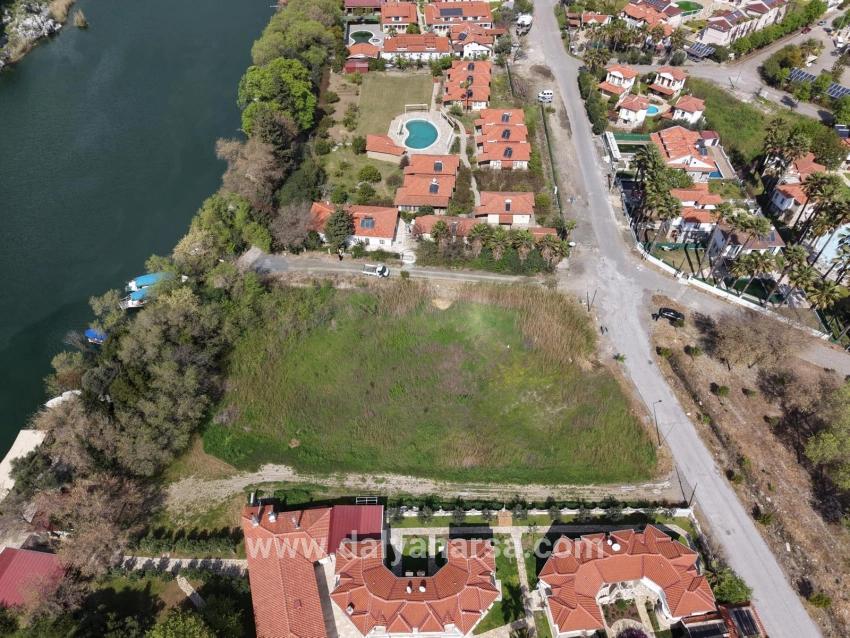 Dalyan Gülpınar'da Kanala Sıfır 2600m2 %20 Turizm İmarlı Satılık Arsa