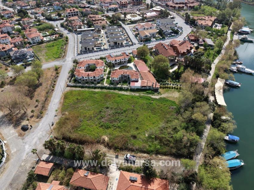 Dalyan Gülpınar'da Kanala Sıfır 2600m2 %20 Turizm İmarlı Satılık Arsa
