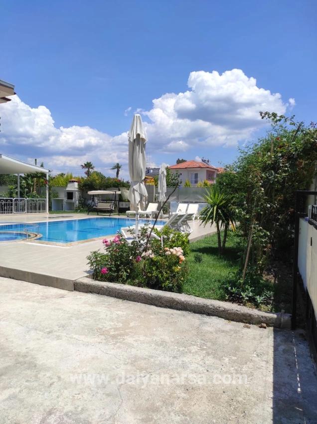 Dalyan Gülpınar'da Köşebaşı 545m2 Arsa İçinde Satılık 4+1 Villa