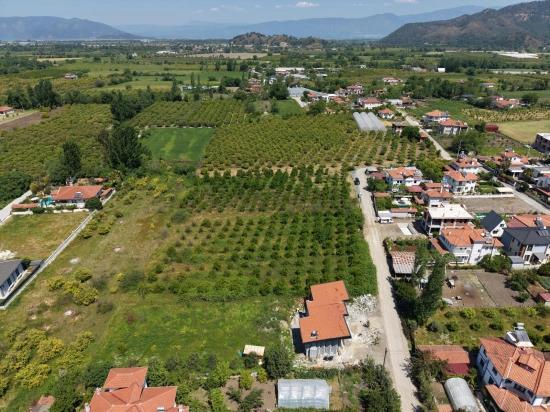 Okçular'da 1050m2 Köy Yerleşik Alanında Satılık Arsa