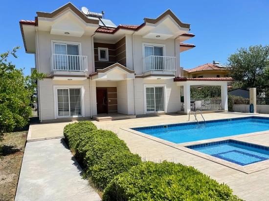Dalyan Gülpınar'da 579m2 Arsa İçerisinde 4+1 Satılık Villa