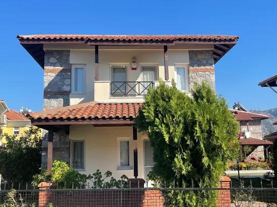 Dalyan'da Site İçerisinde 3+1 Satılık Villa