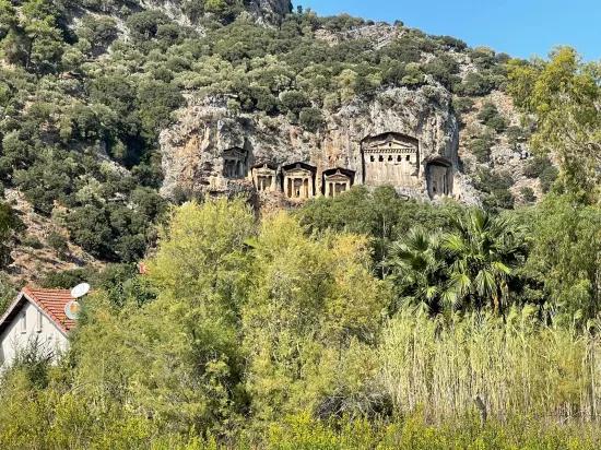 Çandır'da Kanala Sıfır 2765m2 Satılık Müstakil Ev