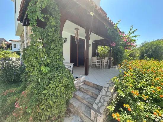 Dalyan Gülpınar'da Site İçerisinde 2+1 Satılık Villa