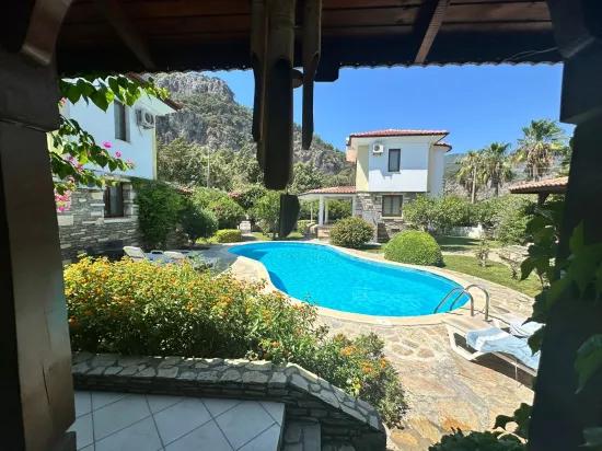 Dalyan Gülpınar'da Site İçerisinde 2+1 Satılık Villa