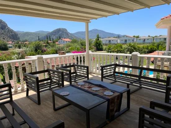 Dalyan Arıkbaşı'nda 4+1 Satılık Villa