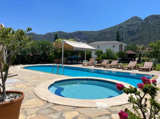 Dalyan Arıkbaşı'nda 4+1 Satılık Villa
