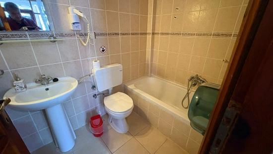Dalyan'da 30 Odalı Kanala Yakın Satılık Otel