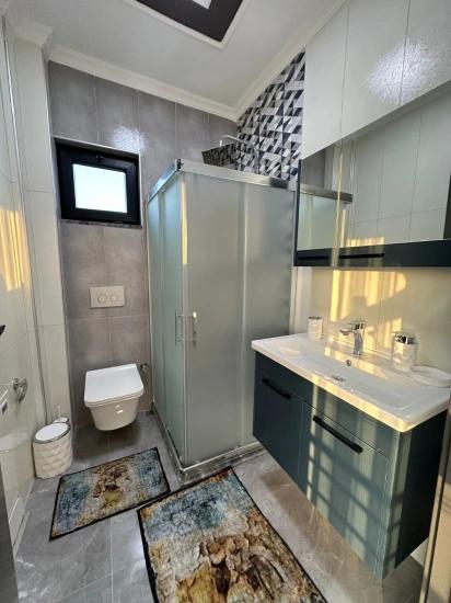 Eskiköy'de 14.136 M2 Tarla İçerisinde 4+1 Satılık Villa