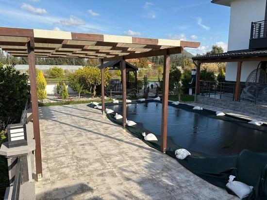 Eskiköy'de 14.136 M2 Tarla İçerisinde 4+1 Satılık Villa