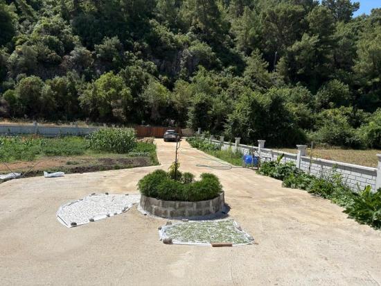Dalyan Karadağ Mevkiinde 2500m2 Tarla İçerisinde 120m2 Müstakil Ahşap Ev