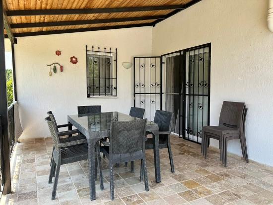Dalyan'da Köşebaşı 600m2 Arsa İçerisinde 3+1 Satılık Villa