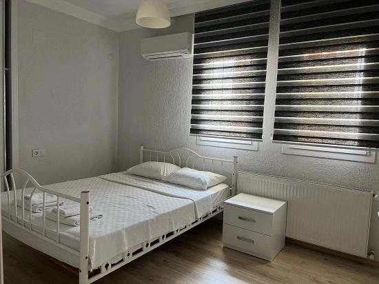Dalyan'da Köşebaşı 600m2 Arsa İçerisinde 3+1 Satılık Villa