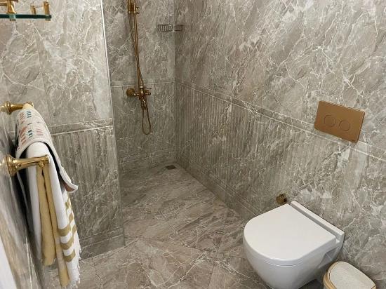 Gökbel'de Full Deniz Manzaralı 5000m2 Arsa İçerisinde Satılık Vıp Villa